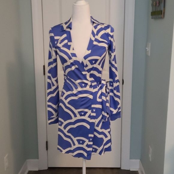 Diane Von Furstenberg Silk Jersey Wrap Dress - Picture 9 of 15